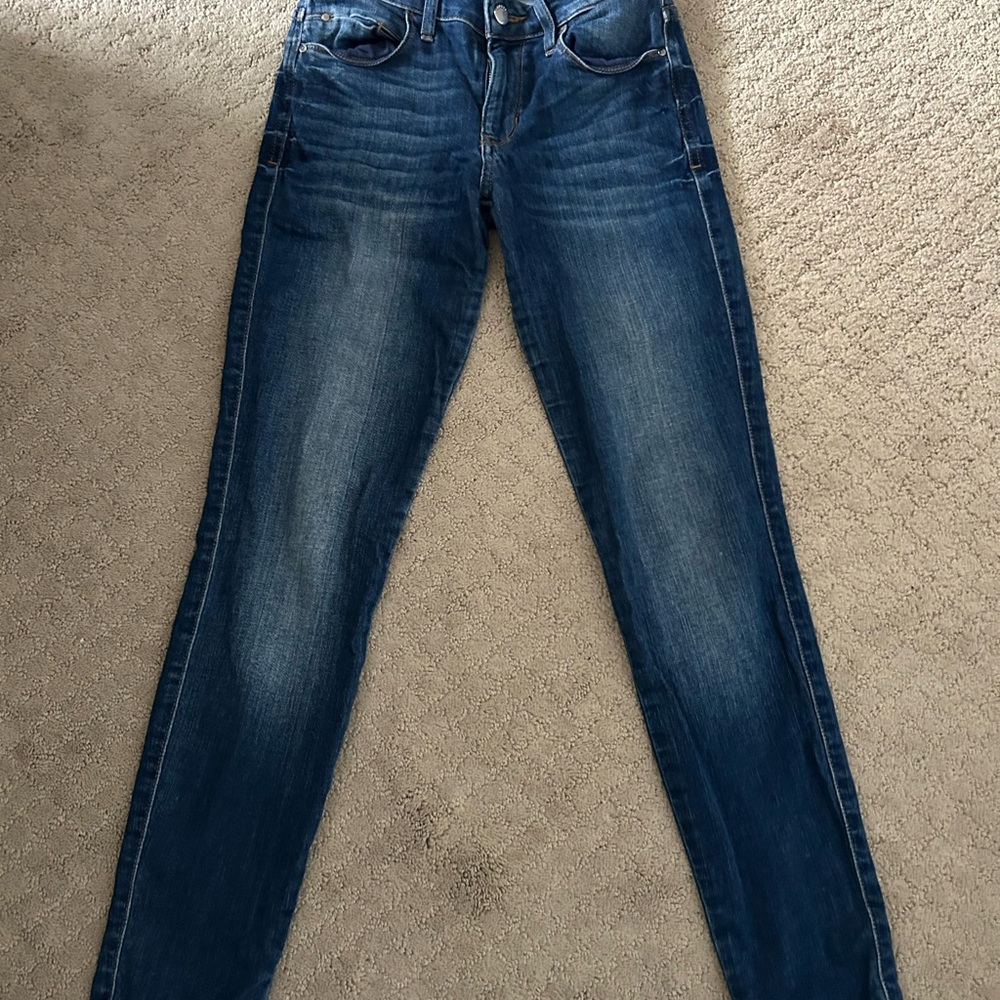 Guess Women's Skinny Jeans in Medium Blue Wash